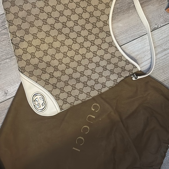 Gucci shoulder bag   ***PRICE IS FIRM*** - Picture 12 of 16